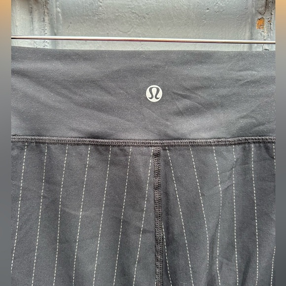 Lululemon Vintage Pinstriped Shorts, size 12 - Picture 6 of 8